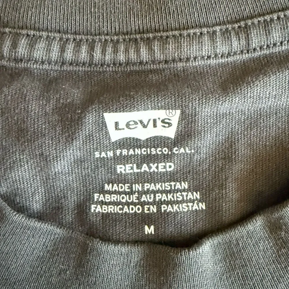 Levi’s Relaxed Long Sleeve Tee Black Medium NWT